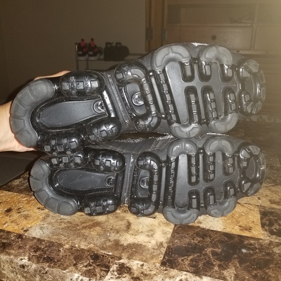 💥 SOLD💥Nike air vapormax flyknit running shoes - Picture 6 of 7